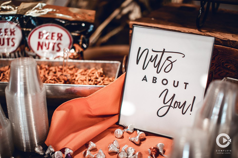 Wedding late night snack ideas nuts and easy snacks to bring