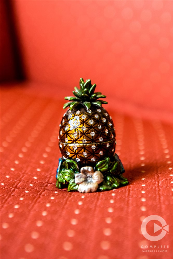 Margaritaville wedding in Orlando detail shot of a Pineapple