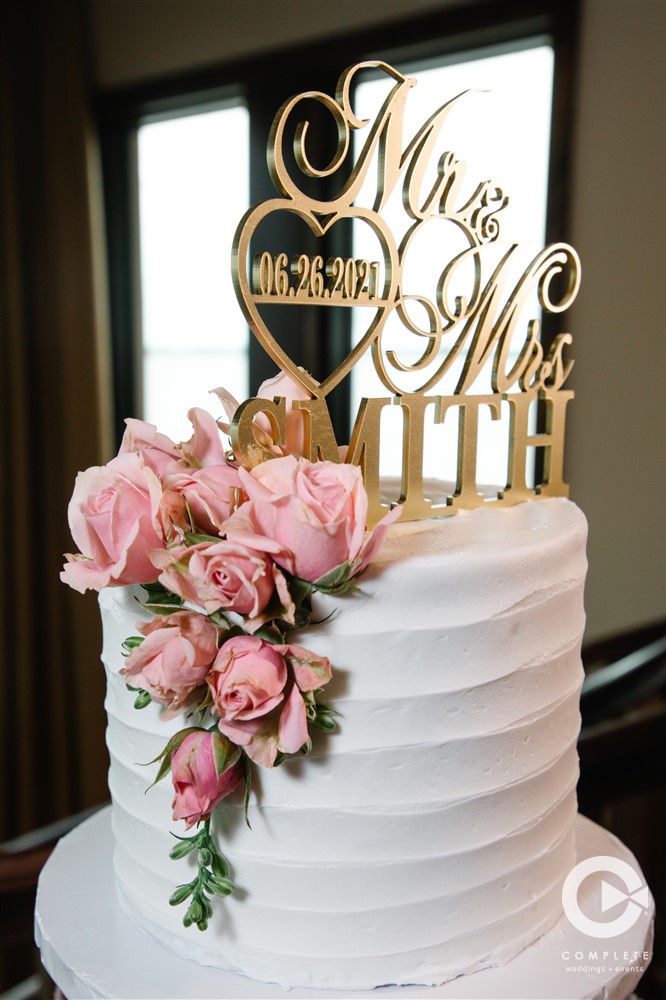 Detail photo of wedding cake during a Tavares Pavilion on the Lake wedding