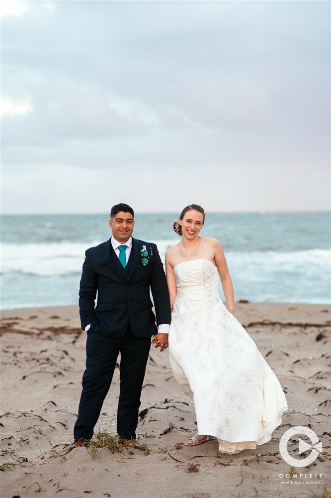 Bride and groom's winter wedding in 2020 on the beach in Florida