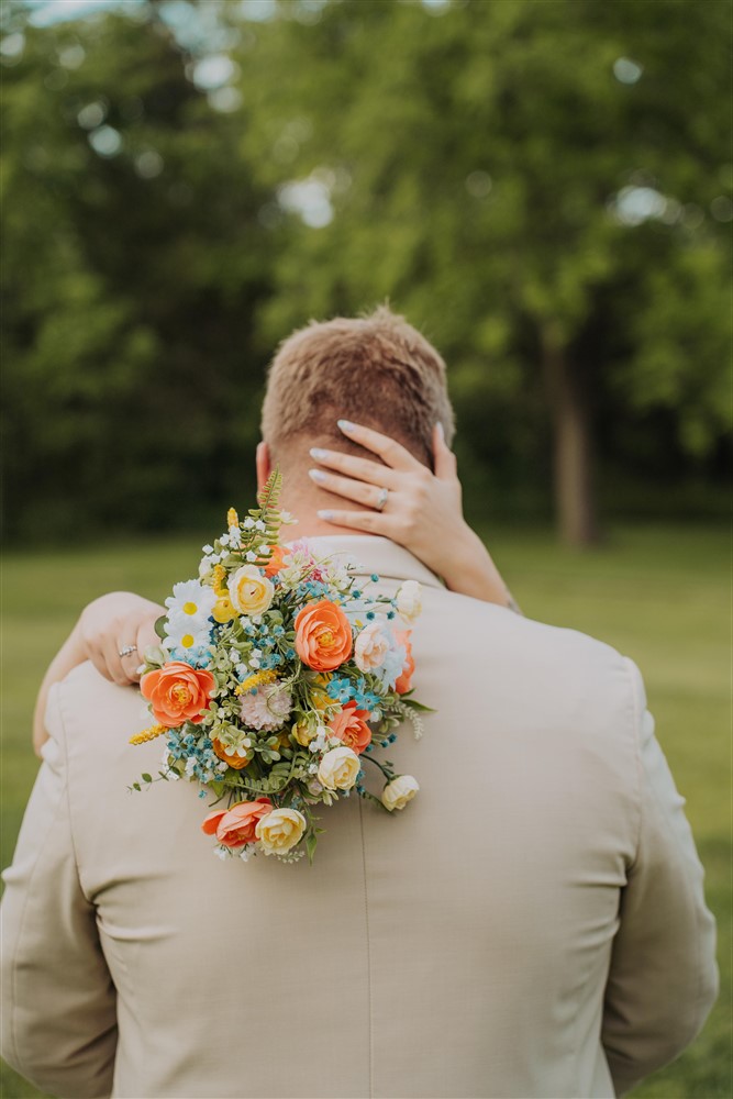 florals couple wedding photography