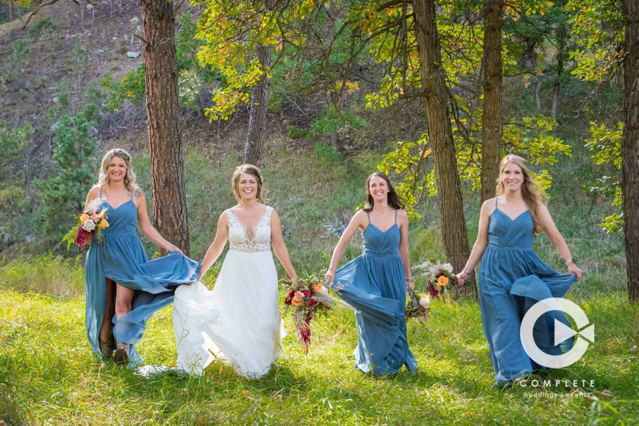 Small bridal party photo ideas