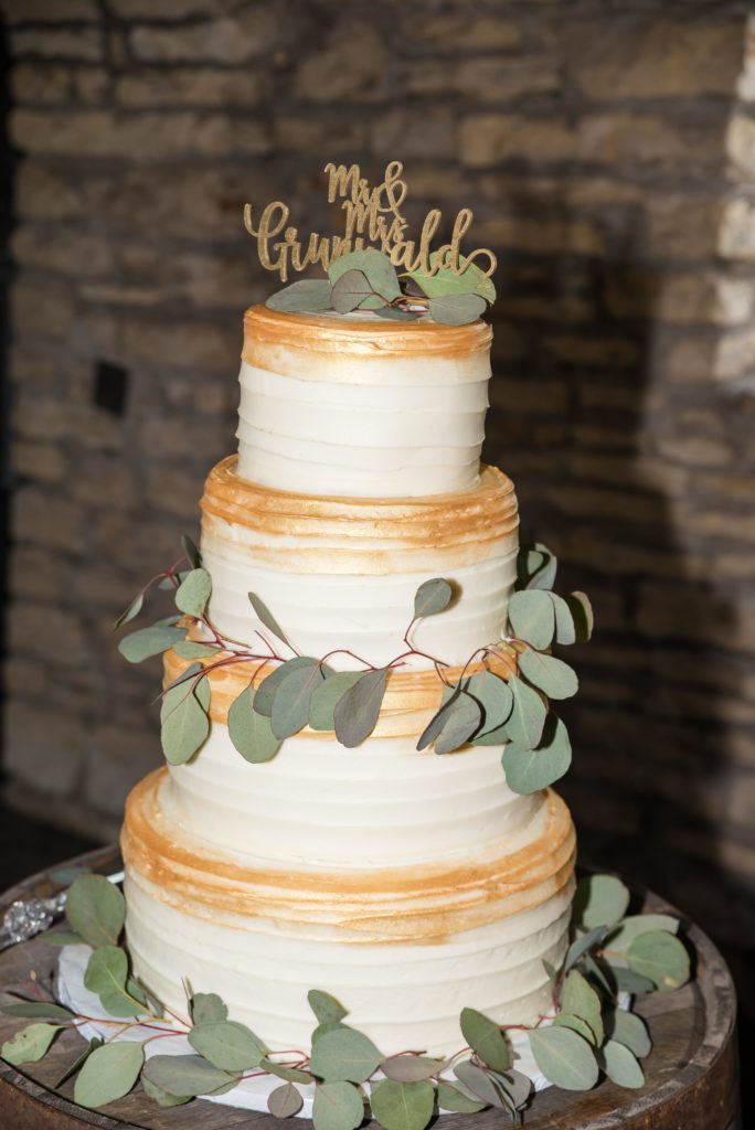 Wedding Cake Photo inside the Mayowood Stone Barn in Rochester, MN