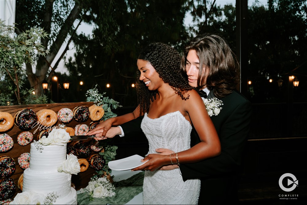 cutting cake