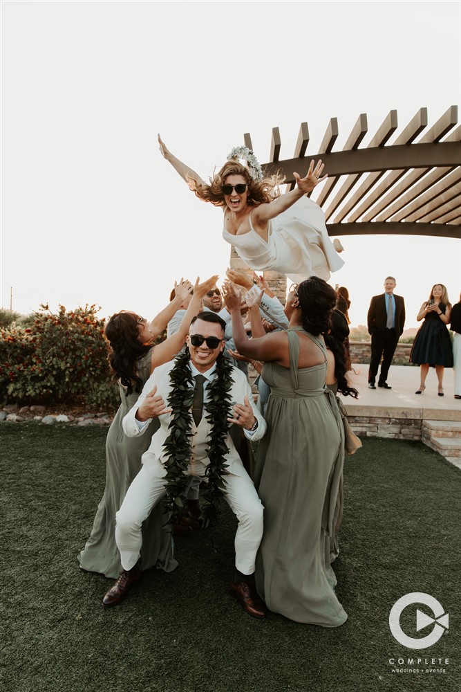 fun wedding party photos