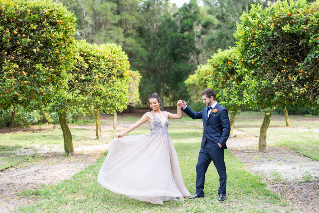 Wedding Photographer Ruth Bride & Groom Gardens