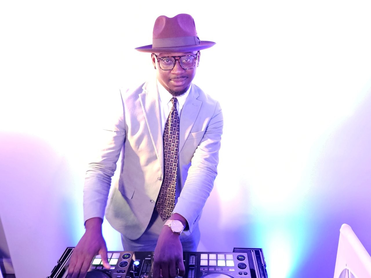 How Much Does a Wedding DJ Cost in Sarasota Florida?