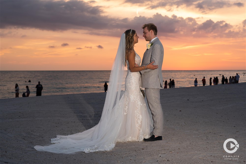 How to Choose Your Wedding Photo Style