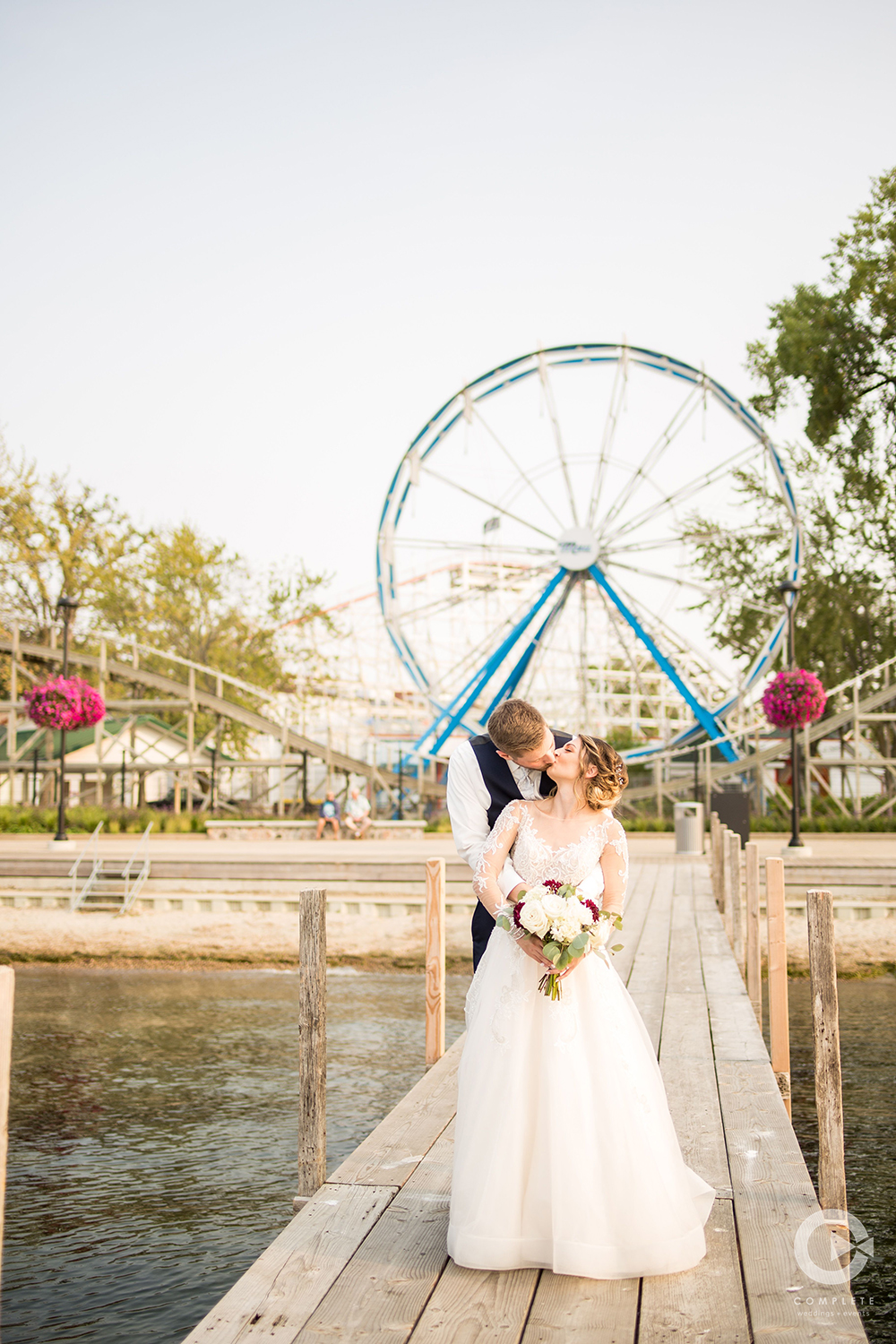 couple at ferris wheel |wedding with no local family