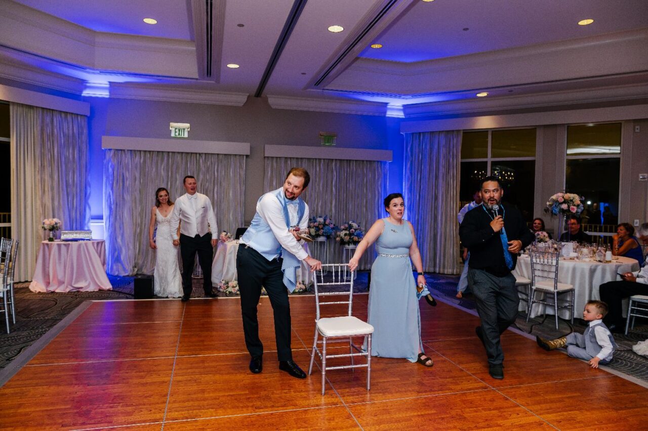 How to Pick a DJ for a Wedding in Sarasota, FL