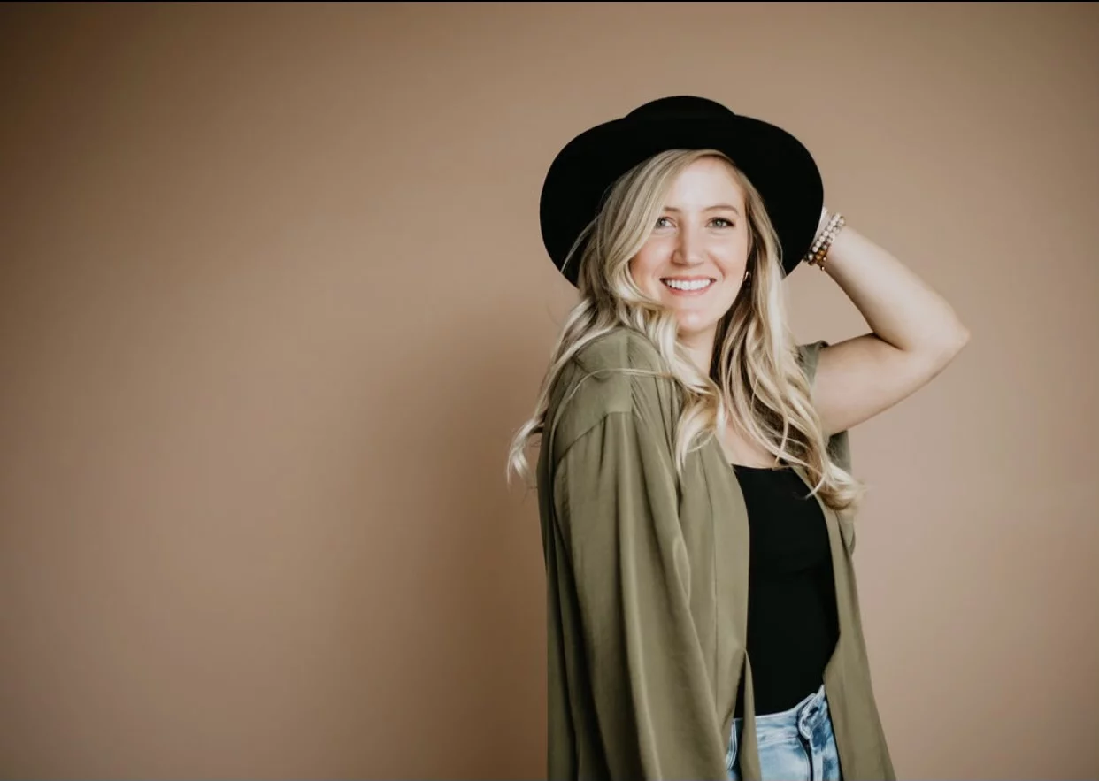 Christin | Sioux City Wedding Photographer