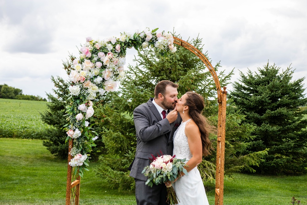 Micro Wedding Packages In Sioux Falls - Complete Weddings + Events