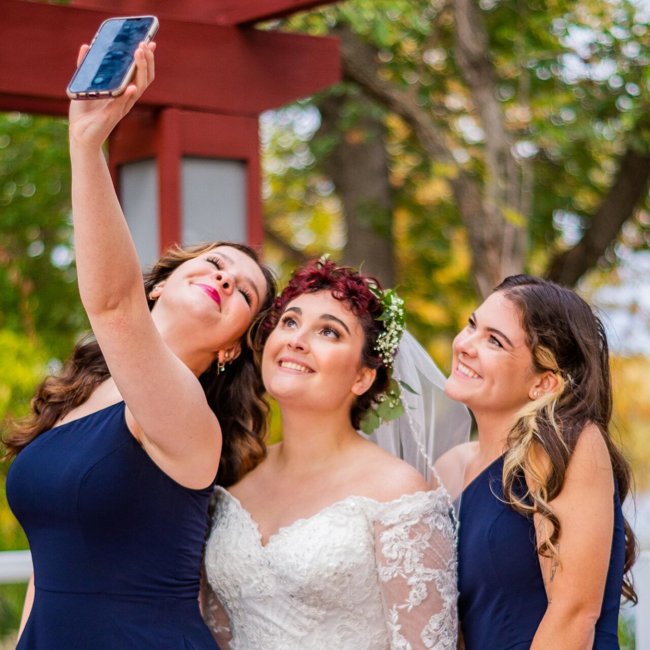 6 Unique Ways to Utilize Social Media at Your Wedding