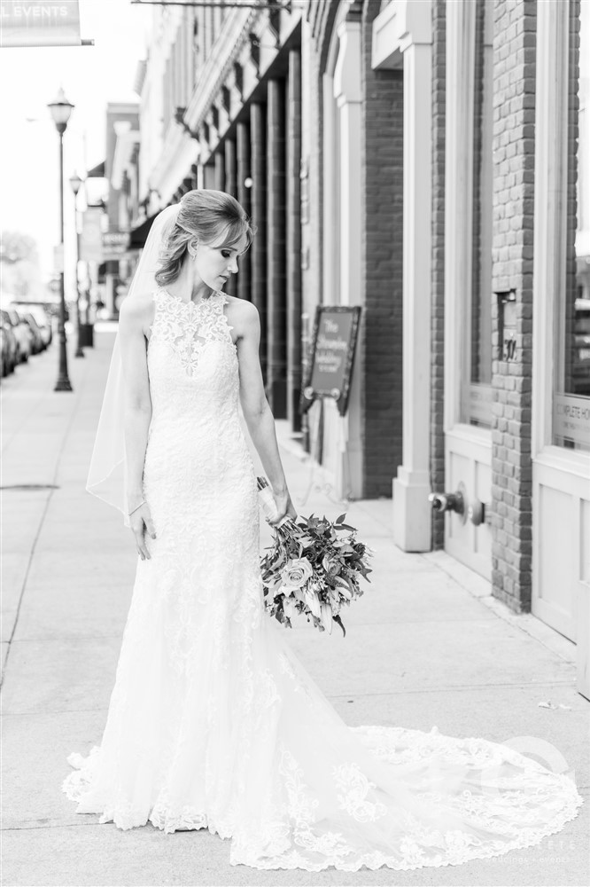 bridal portrait in downtown springfield