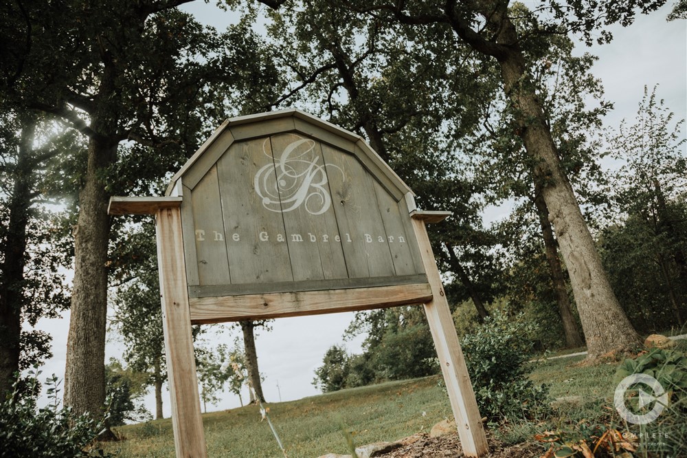 gambrel barn sign