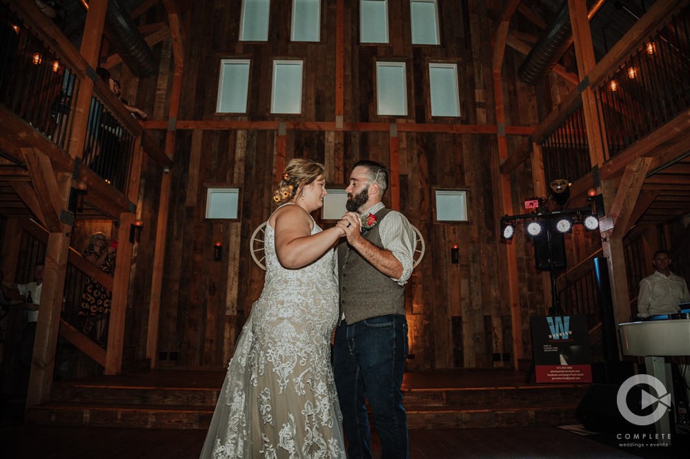 bride and groom first dance