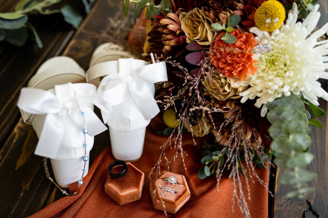 Falling in Love with Trendy Fall Color Palettes for Your Dream Wedding