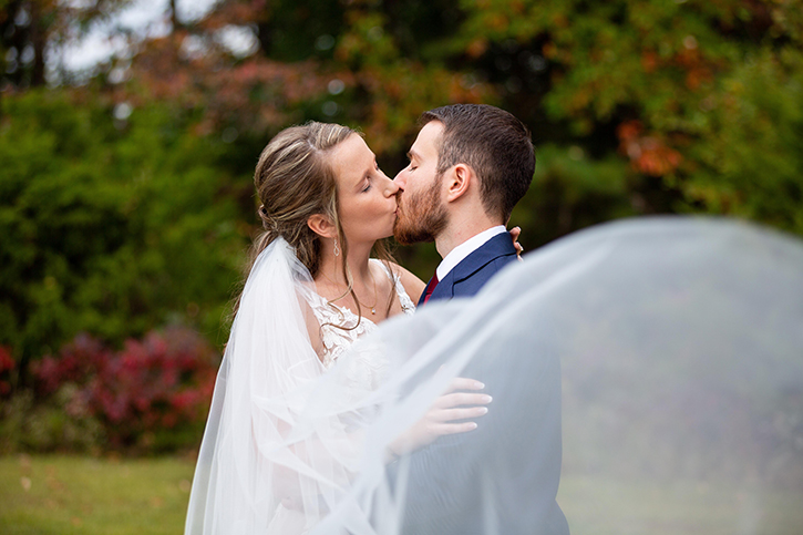 Planning a Small Intimate Wedding in Southwest Missouri