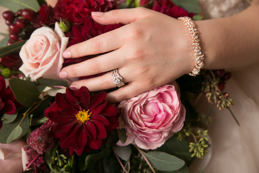 wedding photography bride with flowers