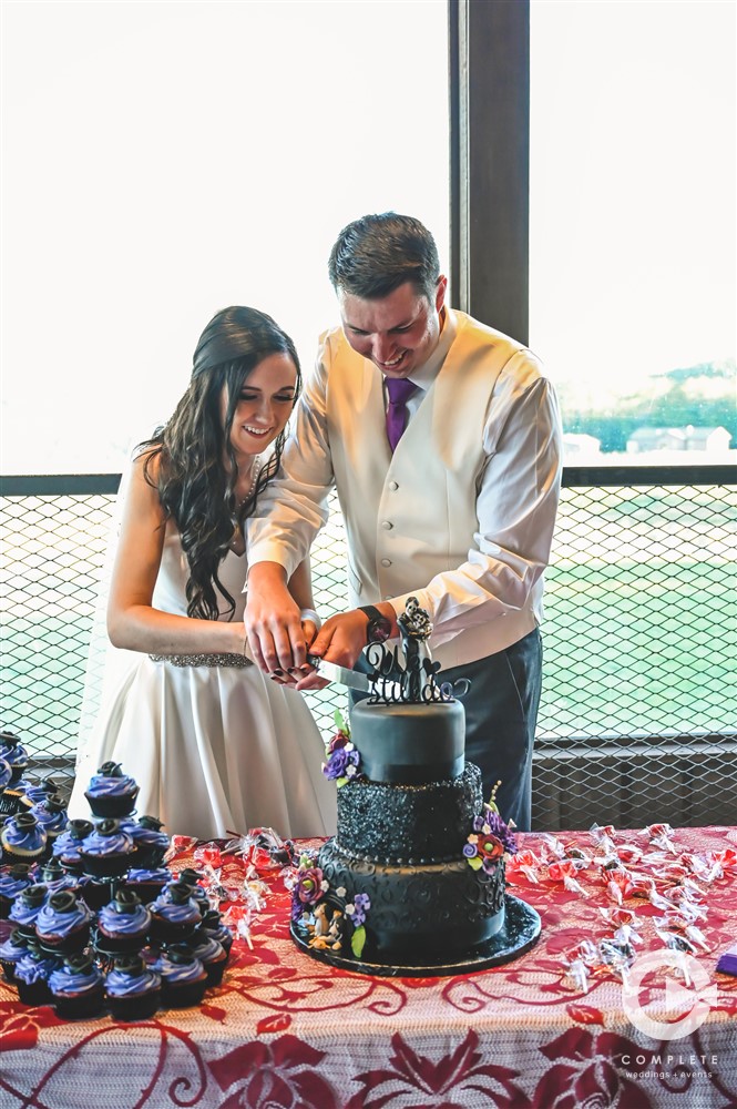 Cake Cutting, kiss, wedding day