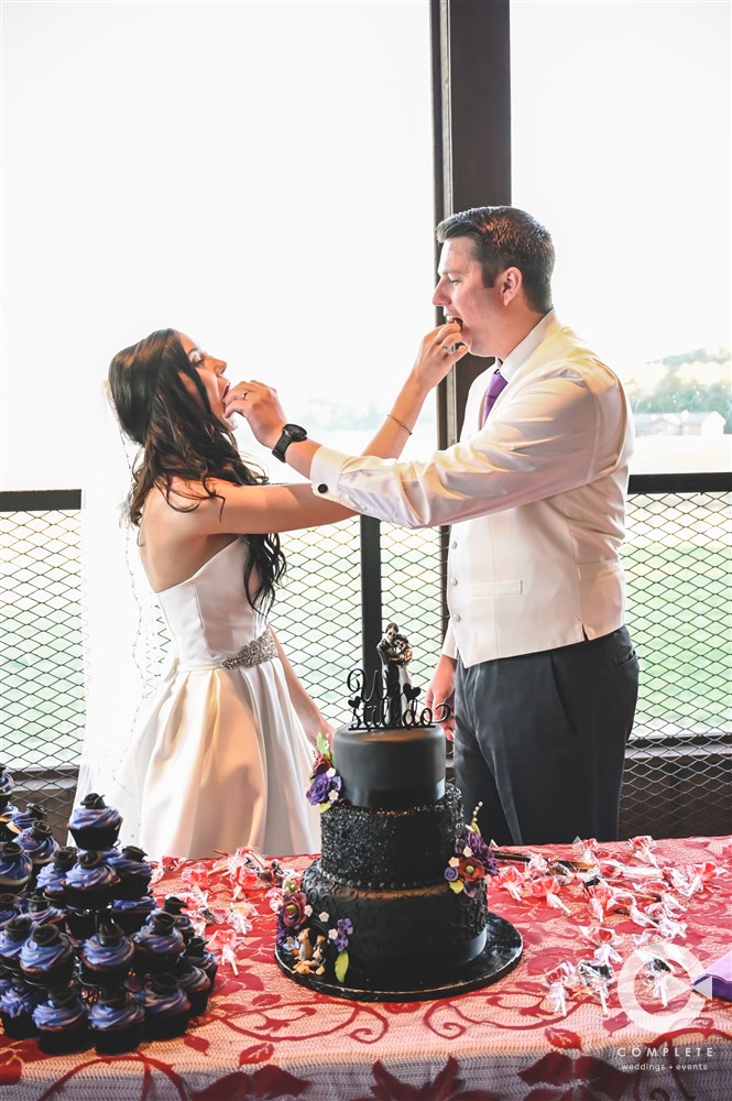 Cake Cutting, kiss, wedding day