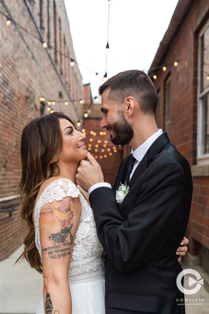 downtown wedding portraits