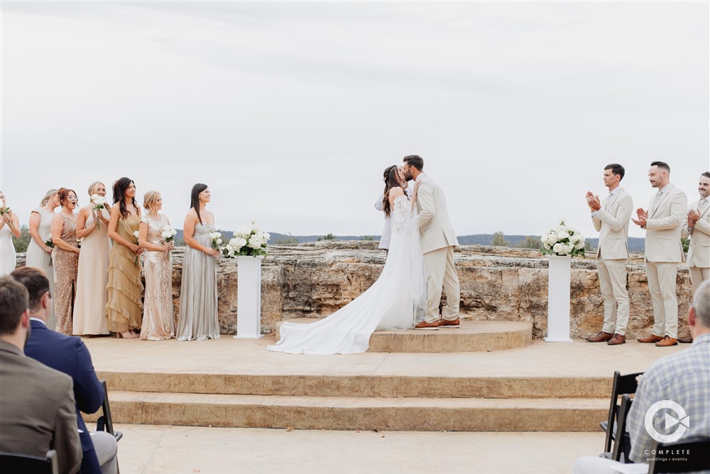 ceremony kiss