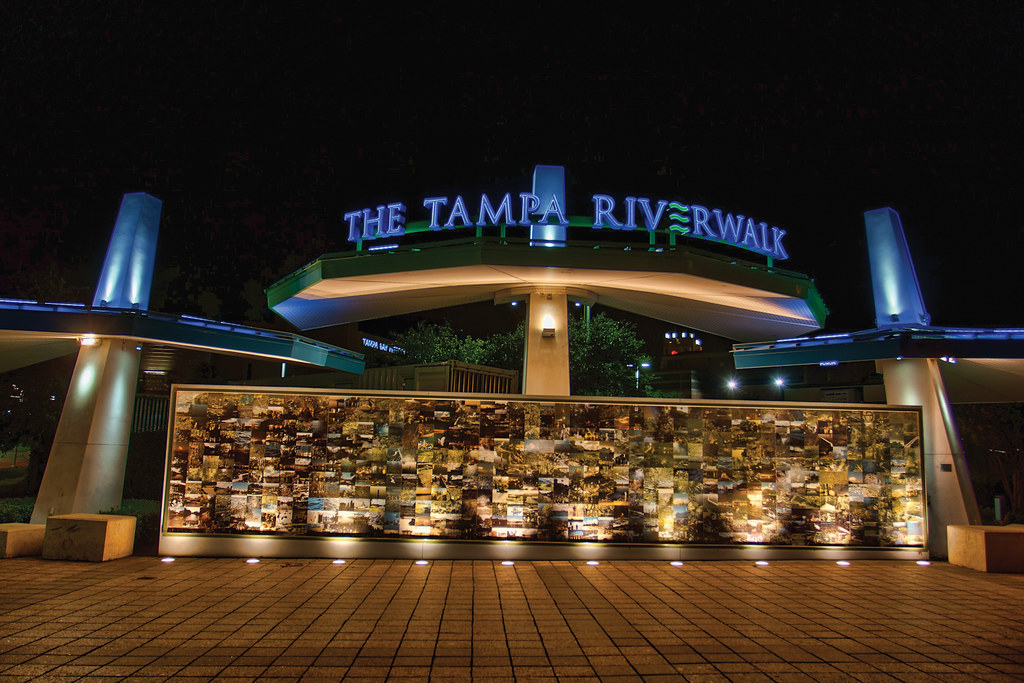 Wedding Photo Spots in Tampa - Tampa Riverwalk