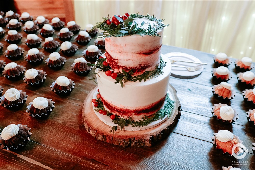 christmas wedding cake