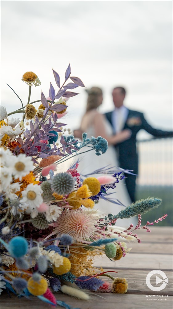 colorful wedding flowers