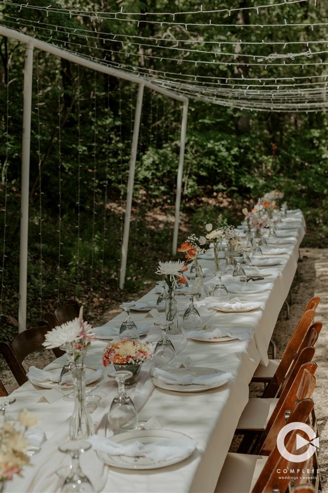 Who Decorates the Wedding Venue?