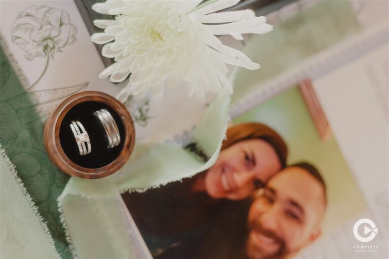 couples detail photos