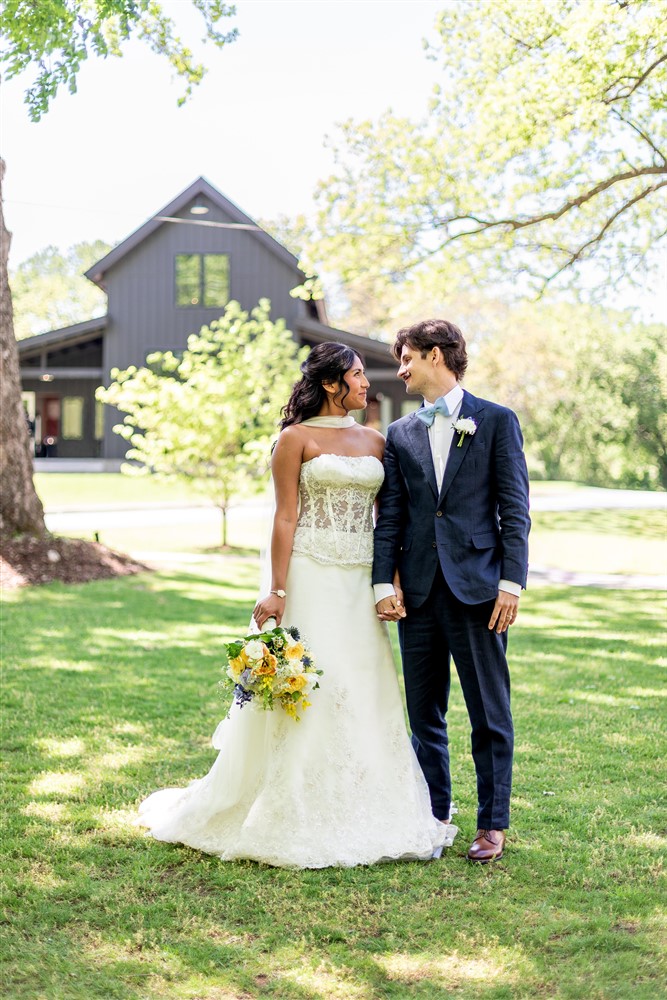Spain Ranch Black Barn Wedding