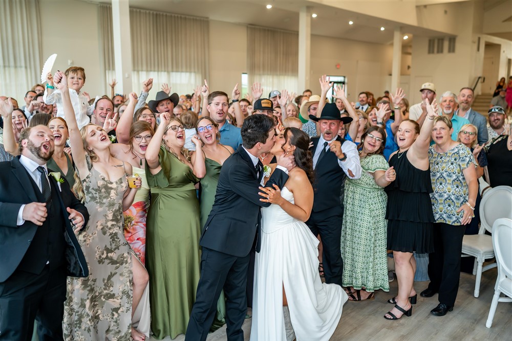 What's Included in a Tulsa Wedding Photo and Video Package?
