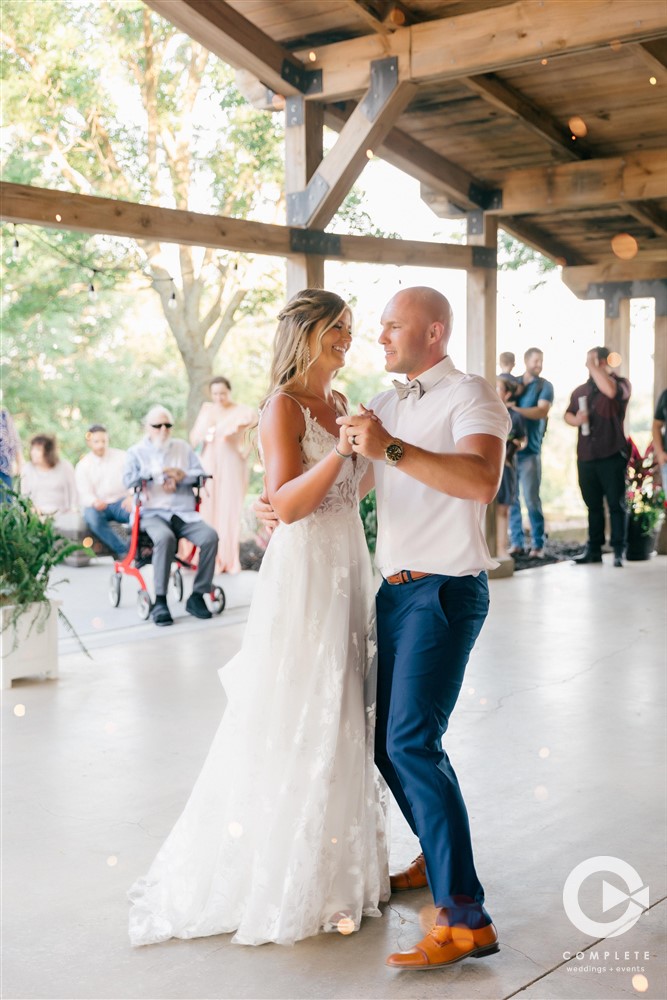 Dream Water Ridge Couple's first dance