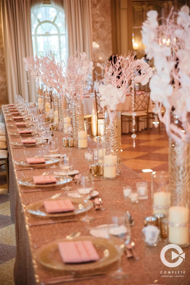 Wedding decor - pink fglitter and rose gold table setting