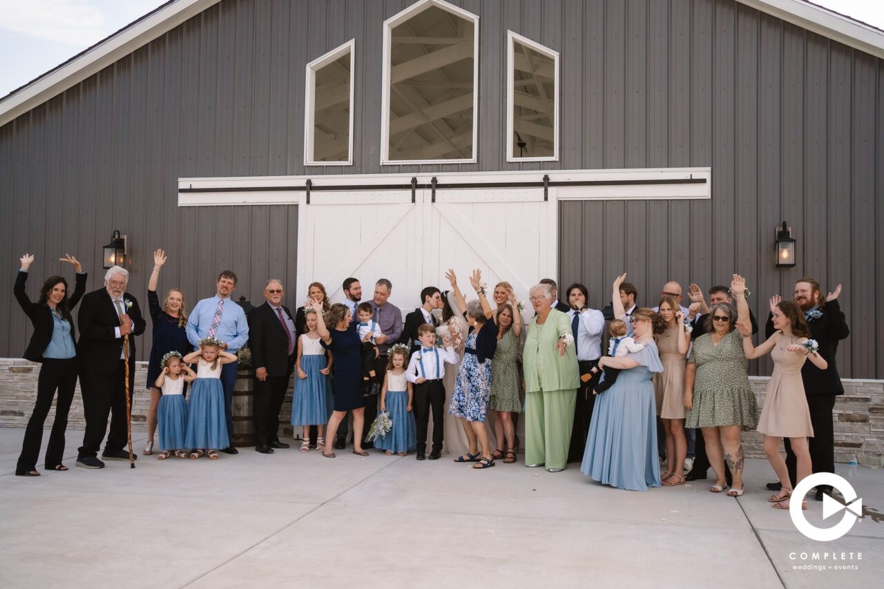Big Wedding vs. Small Wedding: Pros & Cons