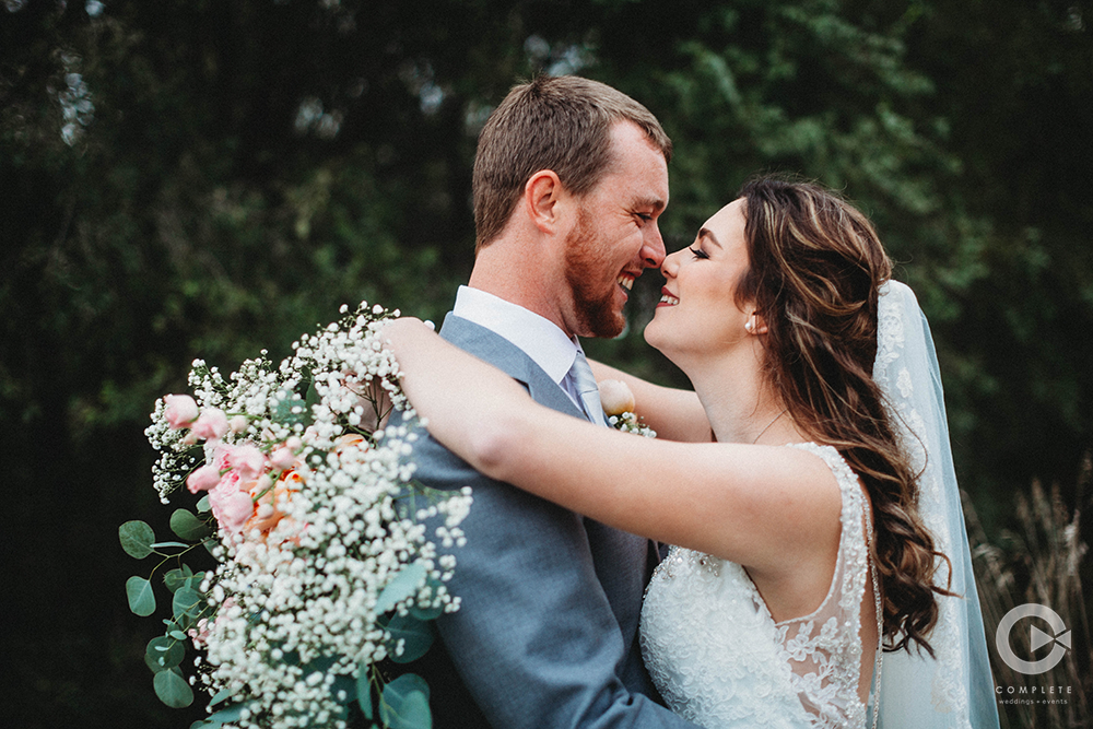 wedding bouquet with baby's breath