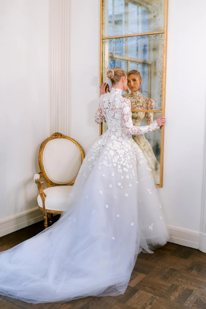 Paris Hilton ceremony dress