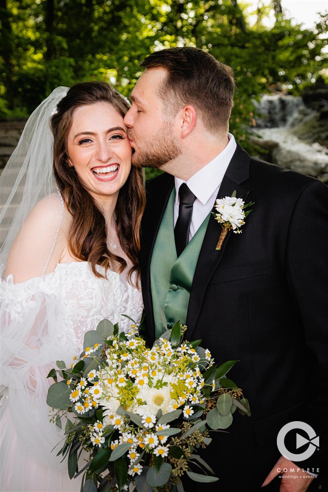 Green groom suiting