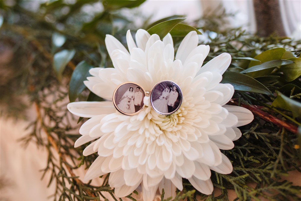 remembering loved ones with your bouquet